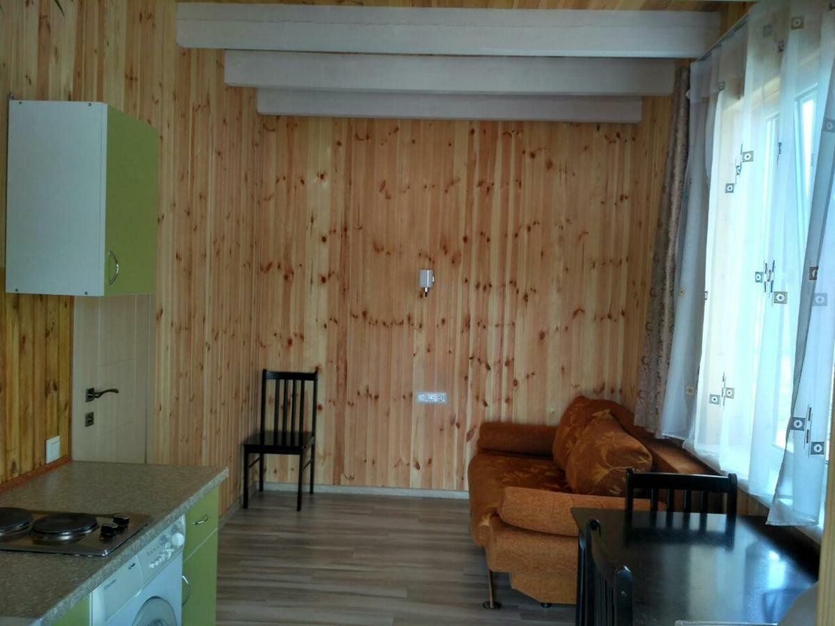 Eco House Hotel Chornomorsk Exterior photo